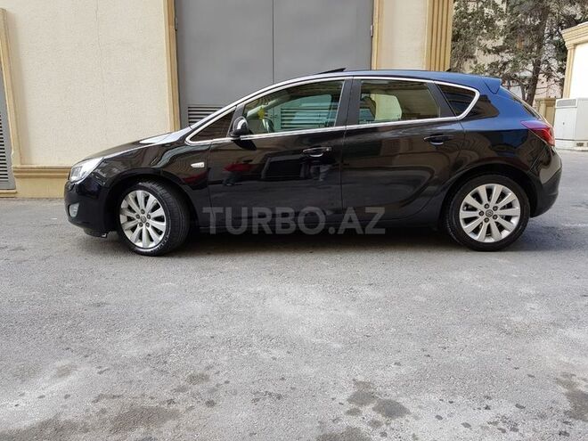 Opel Astra 2011, 108,400 km - 1.6 l - Bakı