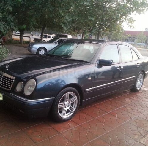 Mercedes E 220 1999, 2,500,445 km - 2.2 l - Ağcabədi