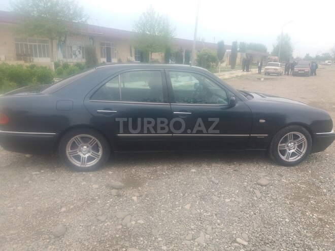 Mercedes E 220 1999, 2,500,445 km - 2.2 l - Ağcabədi