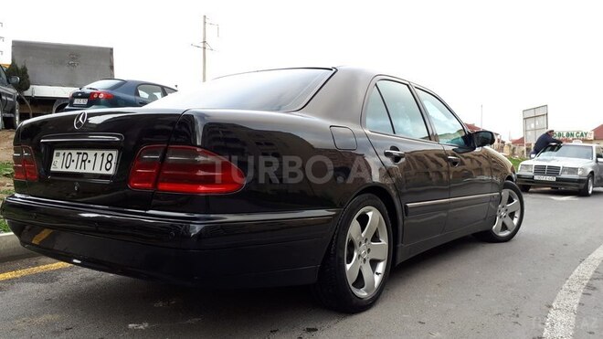 Mercedes E 280 1999, 197,642 km - 2.8 l - Bakı