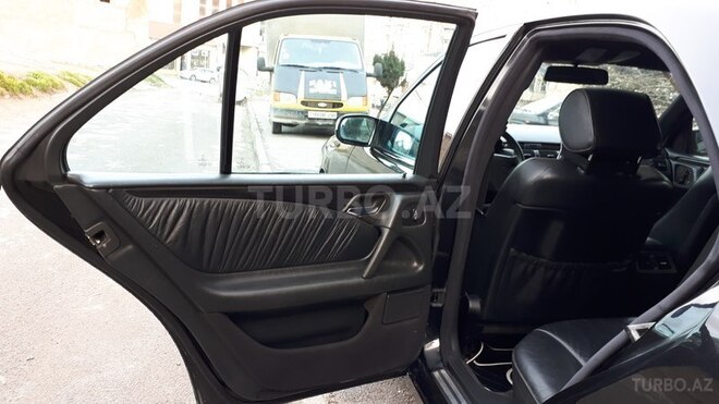 Mercedes E 280 1999, 197,642 km - 2.8 l - Bakı