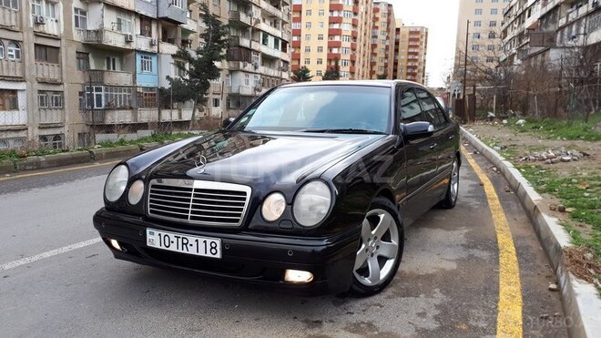 Mercedes E 280 1999, 197,642 km - 2.8 l - Bakı