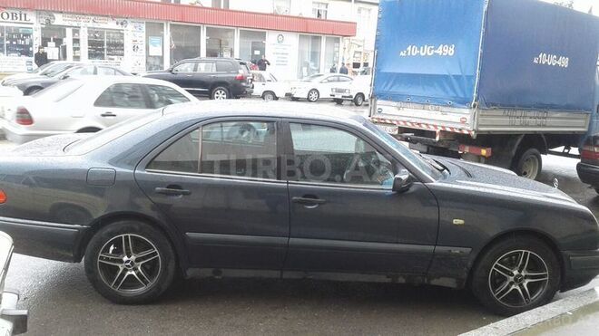 Mercedes E 240 1998, 243,000 km - 2.4 l - Bakı