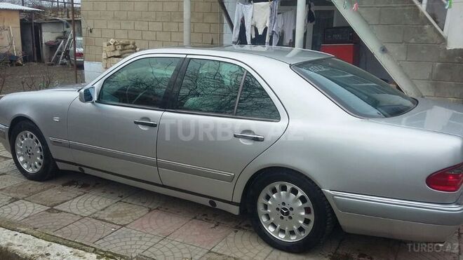 Mercedes E 230 1997, 250,000 km - 2.3 l - Bakı