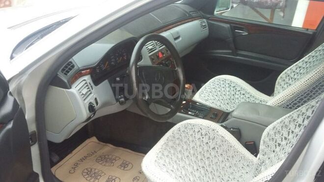 Mercedes E 230 1997, 250,000 km - 2.3 l - Bakı