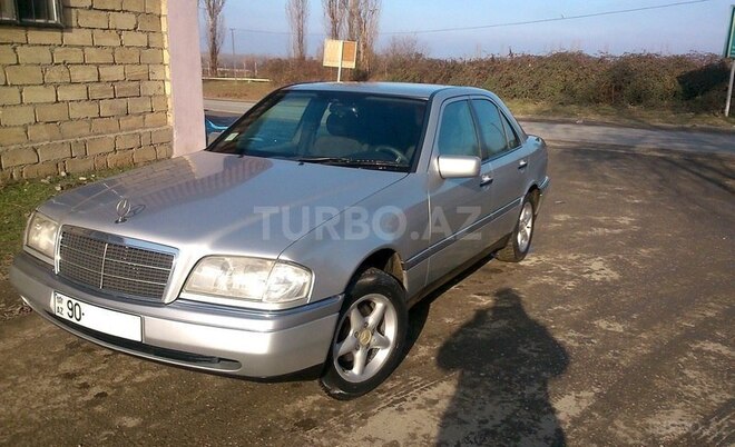 Mercedes C 180 1995, 300,000 km - 1.8 l - Quba