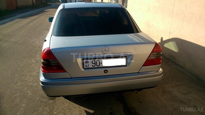 Mercedes C 180 1995, 300,000 km - 1.8 l - Quba