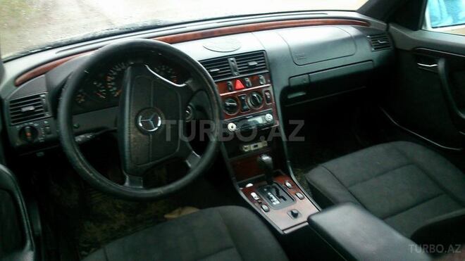 Mercedes C 180 1995, 300,000 km - 1.8 l - Quba