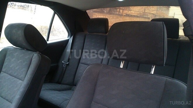 Mercedes C 180 1995, 300,000 km - 1.8 l - Quba