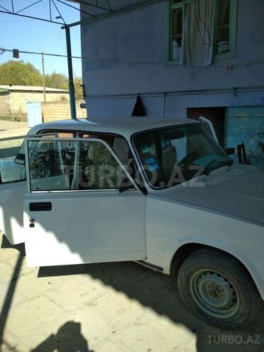 LADA (VAZ) 2107 2011, 18,000 km - 1.6 л - Neftçala
