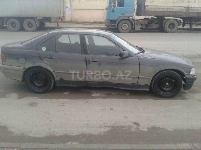 BMW 318 1992, 445,638 km - 1.8 l - Bakı