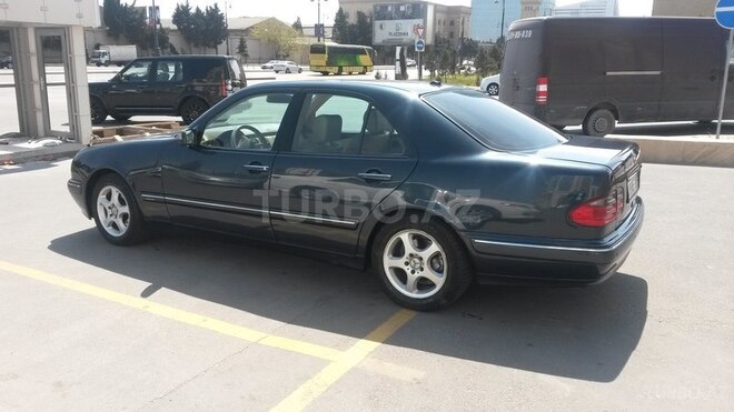 Mercedes E 240 2000, 250,000 km - 2.4 l - Bakı