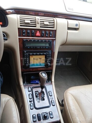 Mercedes E 240 2000, 250,000 km - 2.4 l - Bakı