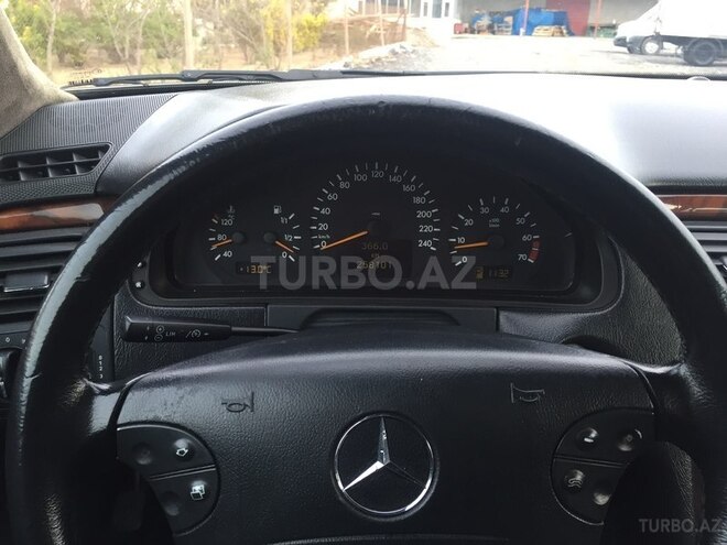 Mercedes E 240 2000, 258,000 km - 2.6 l - Bakı