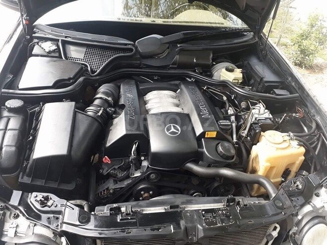 Mercedes E 240 2000, 129,678 km - 2.6 l - Bakı
