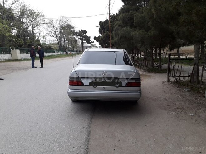 Mercedes E 200 1992, 293,000 km - 2.0 l - Sumqayıt