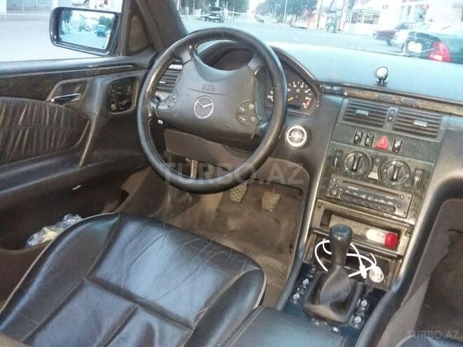 Mercedes E 200 1998, 1,111 km - 0.2 l - Qazax