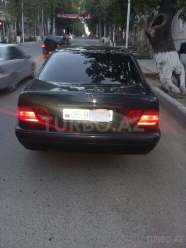 Mercedes E 200 1998, 1,111 km - 0.2 l - Qazax