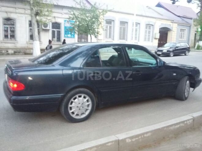 Mercedes E 200 1998, 1,111 km - 0.2 l - Qazax