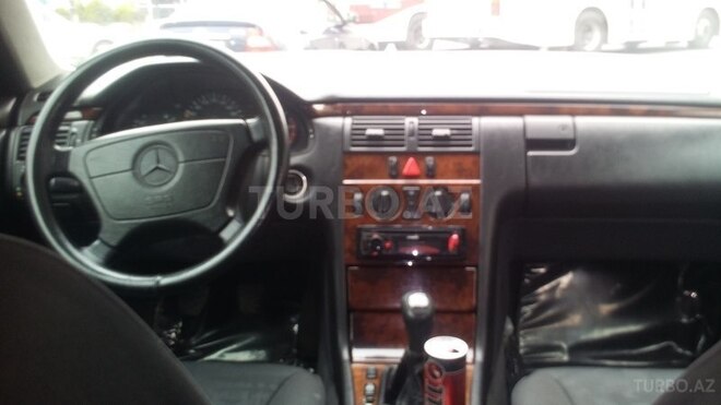 Mercedes E 220 1998, 210,000 km - 0.2 l - Bakı