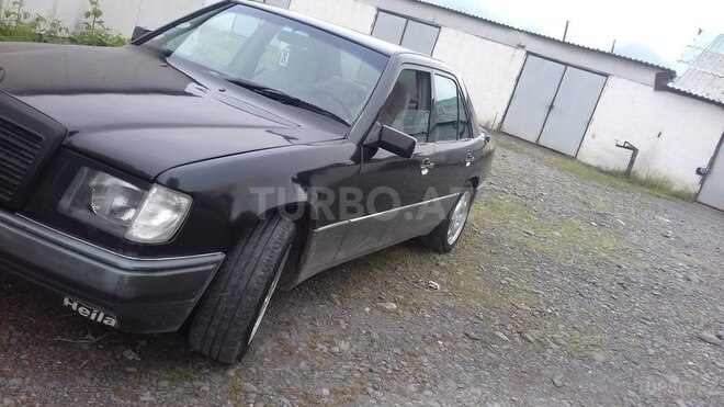 Mercedes E 230 1989, 568,500 km - 2.3 l - Qəbələ