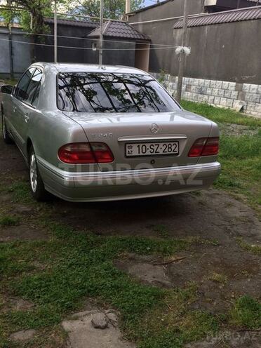Mercedes E 240 2001, 215,000 km - 2.4 l - Balakən