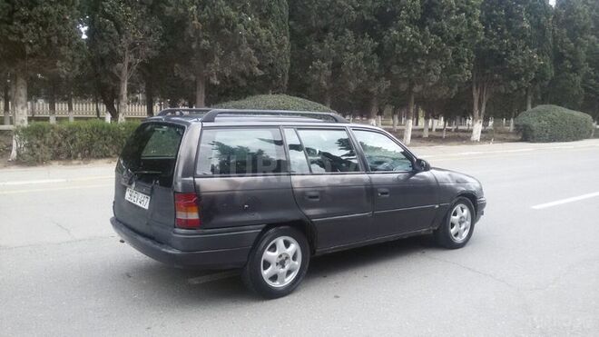Opel Astra 1996, 394,000 km - 1.6 л - Sumqayıt