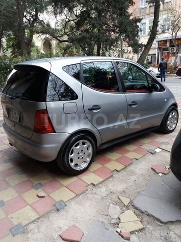 Mercedes A 190 1999, 210,000 km - 1.9 л - Bakı