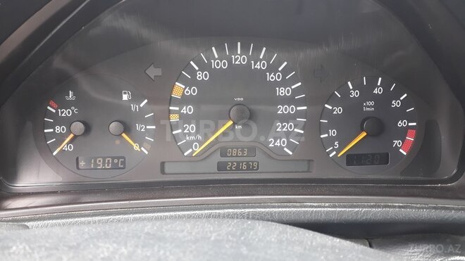 Mercedes E 200 1998, 221,679 km - 2.0 l - Bakı