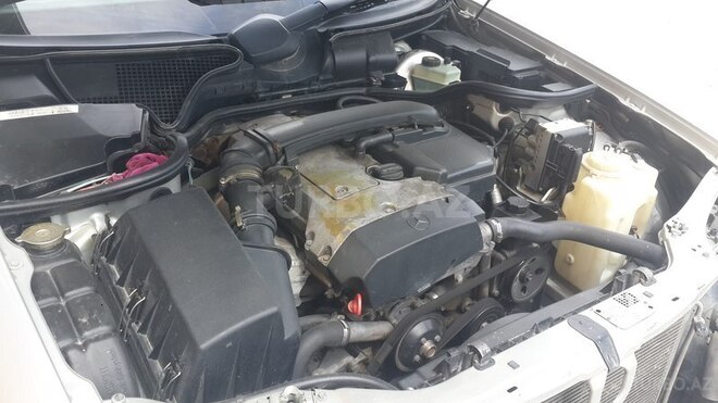 Mercedes E 200 1996, 285,346 km - 2.0 л - Bakı