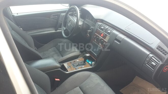 Mercedes E 200 1996, 285,346 km - 2.0 л - Bakı