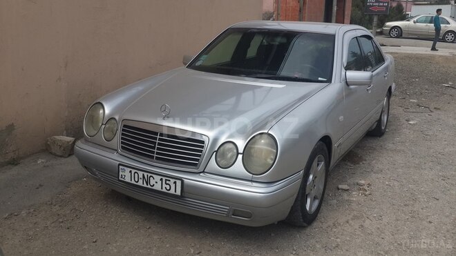 Mercedes E 200 1996, 285,346 km - 2.0 л - Bakı