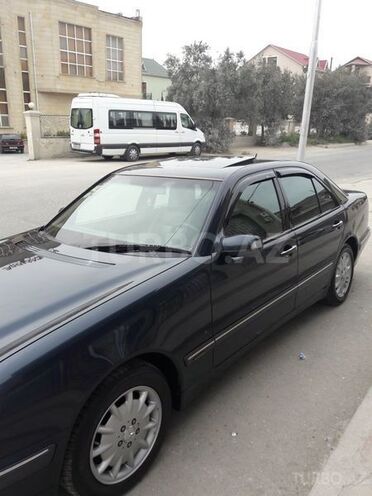 Mercedes E 280 2000, 305,000 km - 2.8 l - Bakı