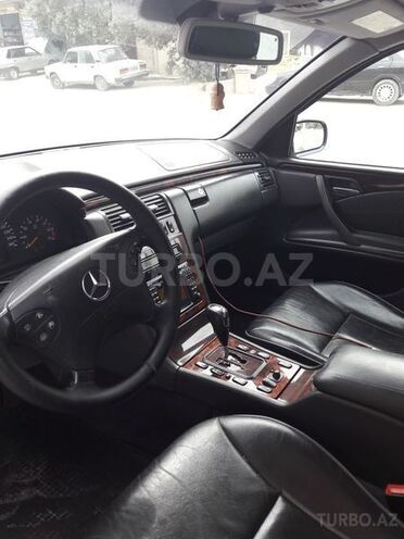 Mercedes E 280 2000, 305,000 km - 2.8 l - Bakı