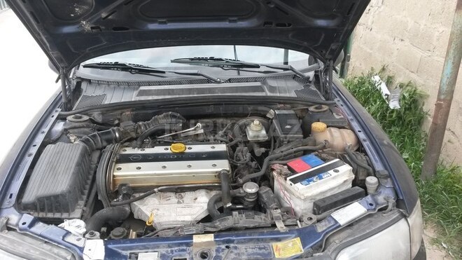 Opel Vectra 1996, 379,000 km - 1.8 л - Bakı