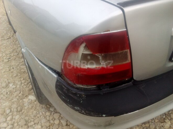 Opel Vectra 1996, 300,000 km - 1.8 л - Bakı