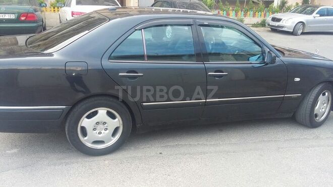 Mercedes E 280 1997, 405,000 km - 2.8 л - Bakı