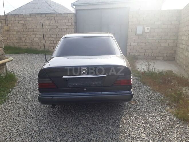 Mercedes E 220 1995, 275,300 km - 2.2 l - Bakı