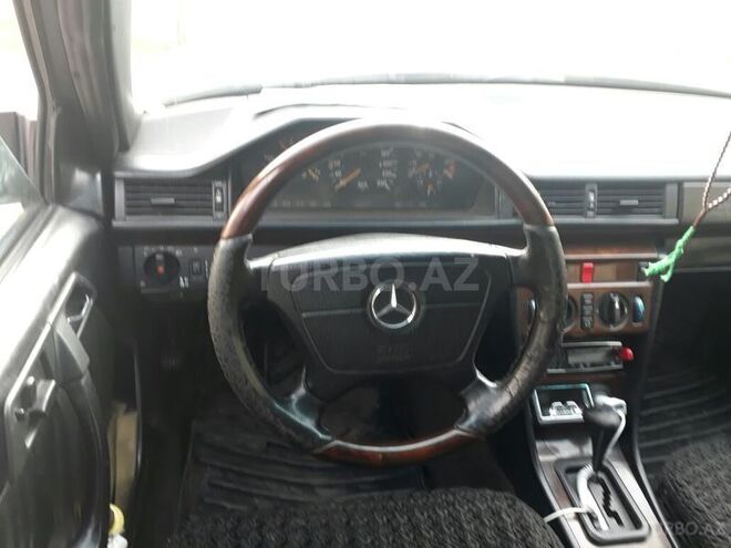 Mercedes E 220 1995, 275,300 km - 2.2 l - Bakı