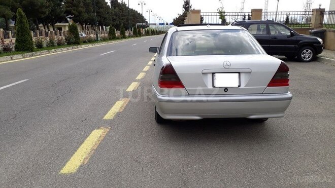 Mercedes C 230 2000, 215,000 km - 2.3 l - Bakı