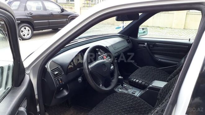 Mercedes C 230 2000, 215,000 km - 2.3 l - Bakı