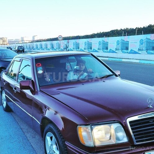 Mercedes E 220 1992, 300,723 km - 0.5 l - Sumqayıt