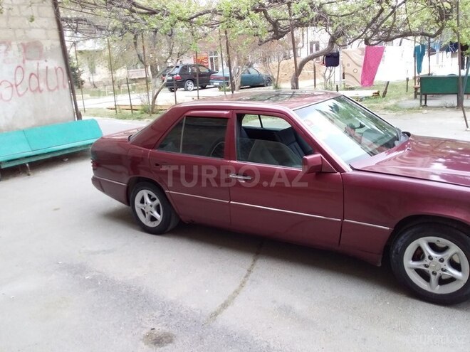 Mercedes E 220 1992, 300,723 km - 0.5 l - Sumqayıt