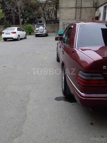 Mercedes E 220 1992, 300,723 km - 0.5 l - Sumqayıt