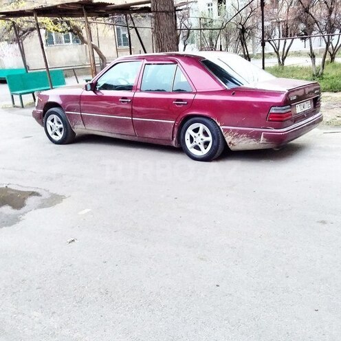 Mercedes E 220 1992, 300,723 km - 0.5 l - Sumqayıt