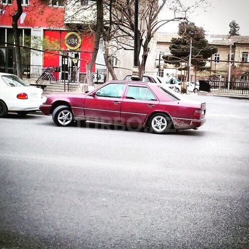 Mercedes E 220 1992, 300,723 km - 0.5 l - Sumqayıt
