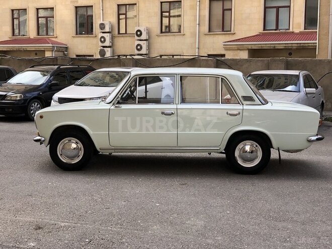 LADA (VAZ) 21011 1979, 180,000 km - 1.3 l - Bakı