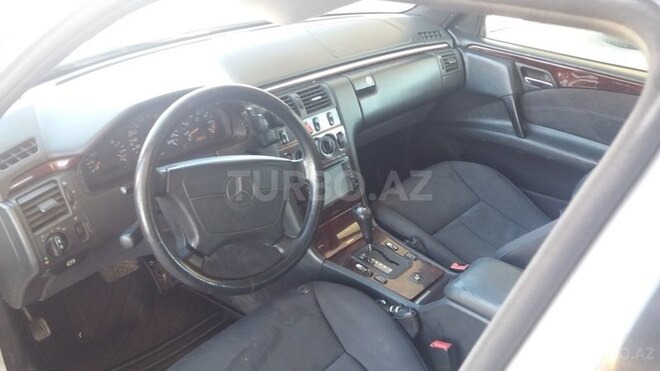 Mercedes E 230 1996, 170,000 km - 2.3 л - Bakı