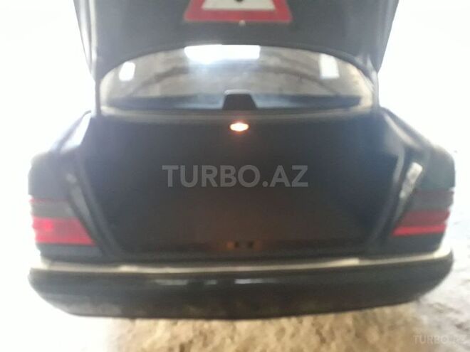 Mercedes E 280 1996, 255,000 km - 2.8 l - Gəncə