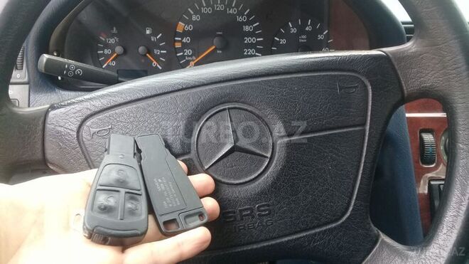 Mercedes C 200 1997, 272,000 km - 2.0 l - Bakı